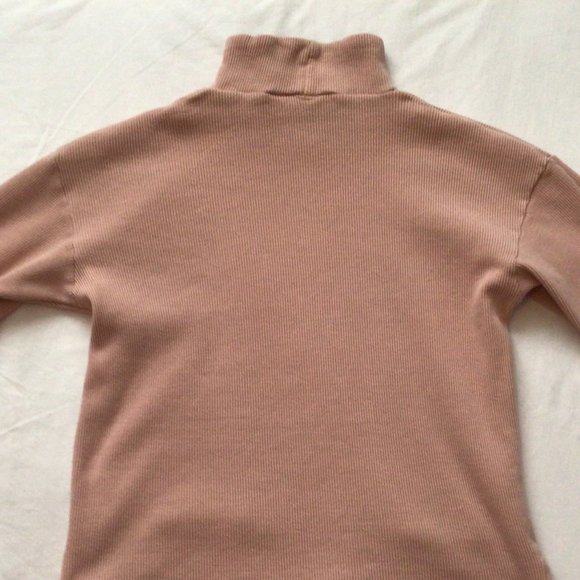 Newport News 3/4 sleeve pink top with grey/brown neck & pocket trim - Picture 7 of 10